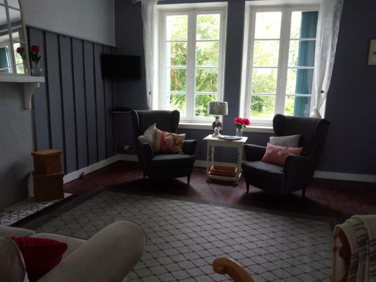 Bed and Breakfast Le Fagnard Chalais  Экстерьер фото